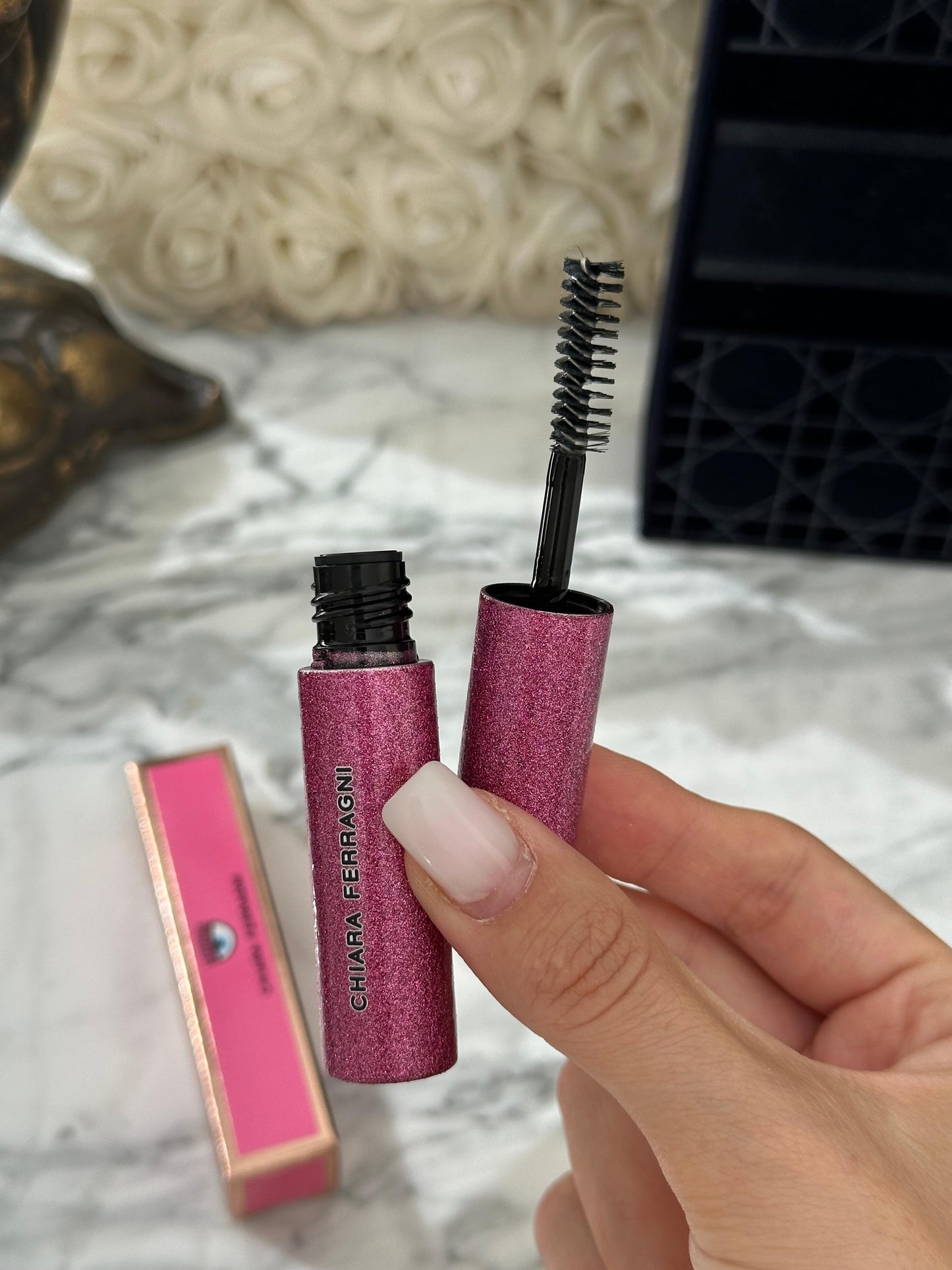 CHIARA FERRAGNI Brow Gel - Don’t Move 01