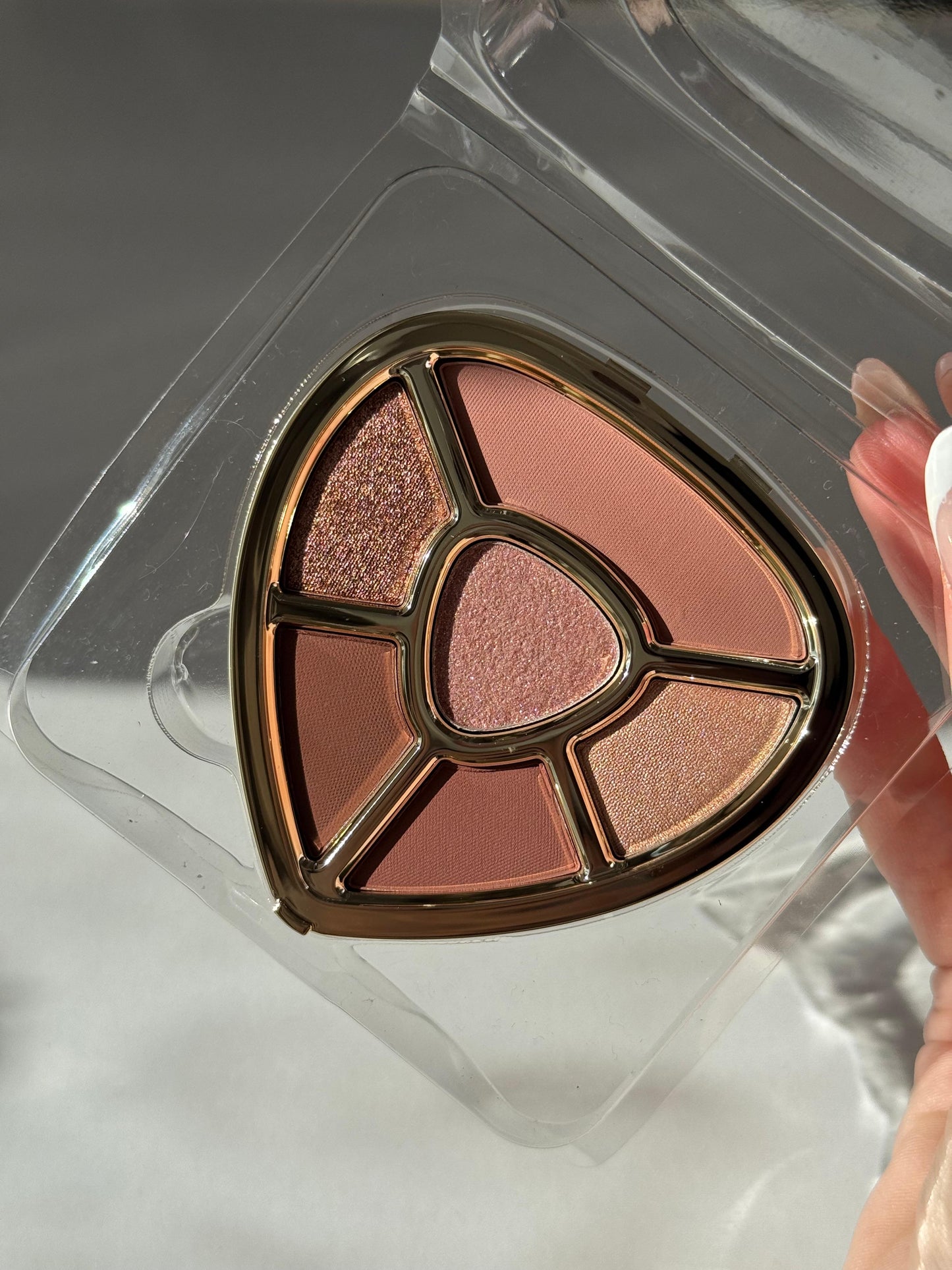 DOLCE&GABBANA Ever Icon Eye Palette (02)
10H Multi-Finish Day To Night Eyeshadows