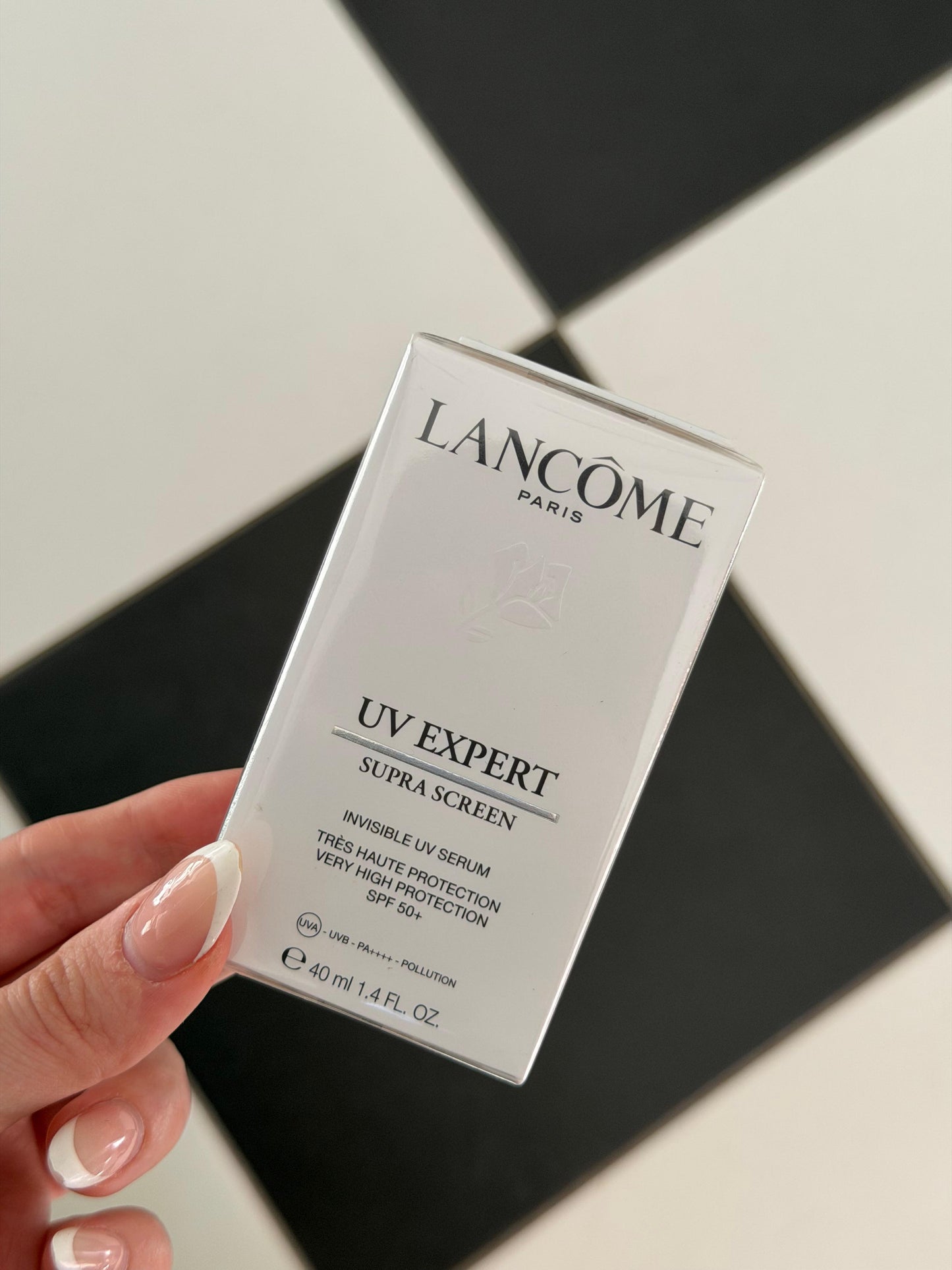 LANCOME UV Expert Supra Screen Invisible Serum
Anti-Aging Correction & SPF50+ Protection