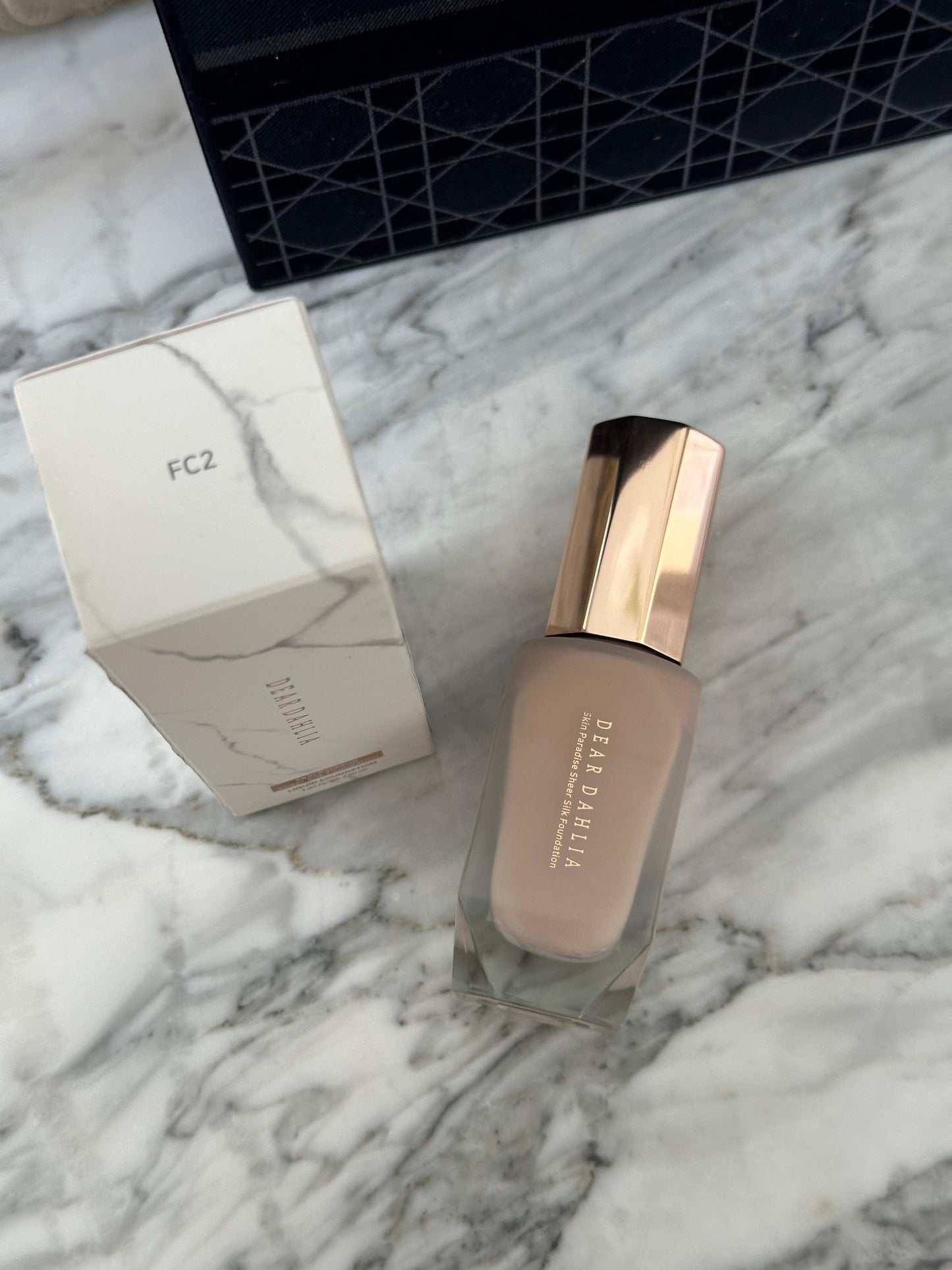 DEAR DAHLIA Skin Paradise Sheer Silk Liquid Foundation