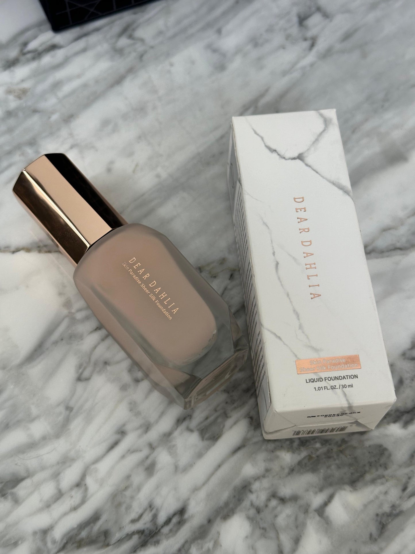 DEAR DAHLIA Skin Paradise Sheer Silk Liquid Foundation