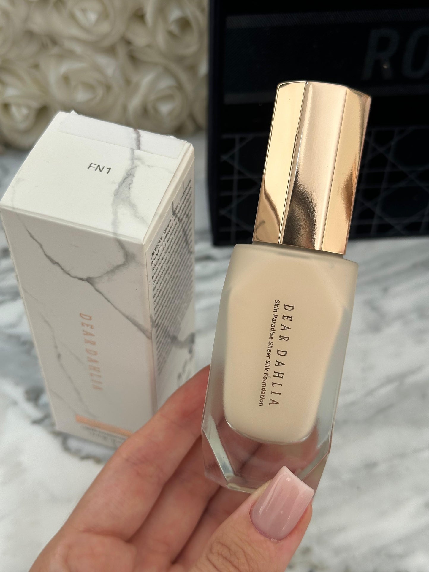 DEAR DAHLIA Skin Paradise Sheer Silk Liquid Foundation