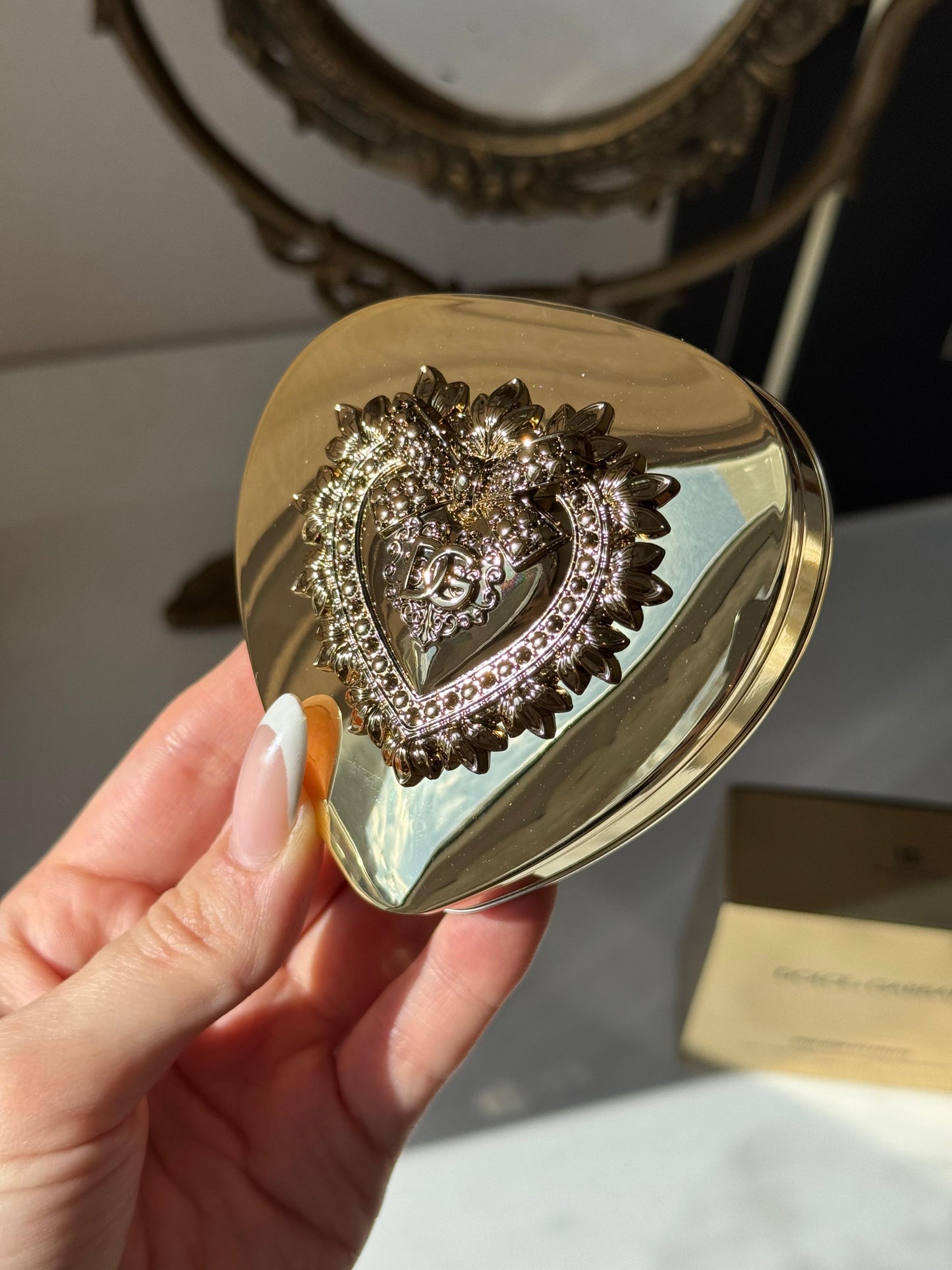 DOLCE&GABBANA Ever Icon Eye Palette (01)
10H Multi-Finish Day To Night Eyeshadow