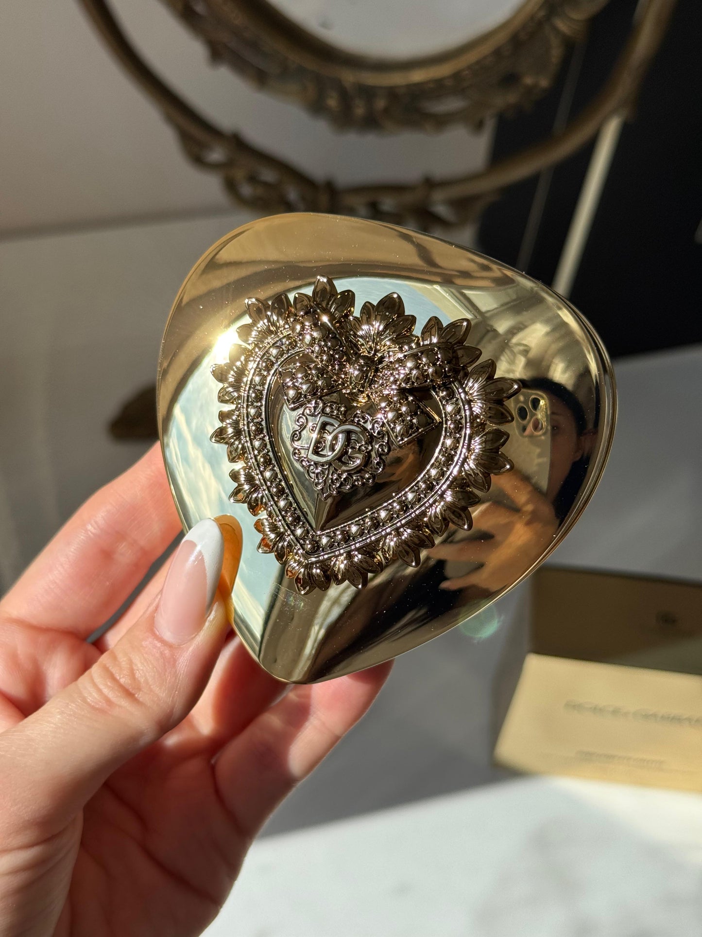 DOLCE&GABBANA Ever Icon Eye Palette (02)
10H Multi-Finish Day To Night Eyeshadow