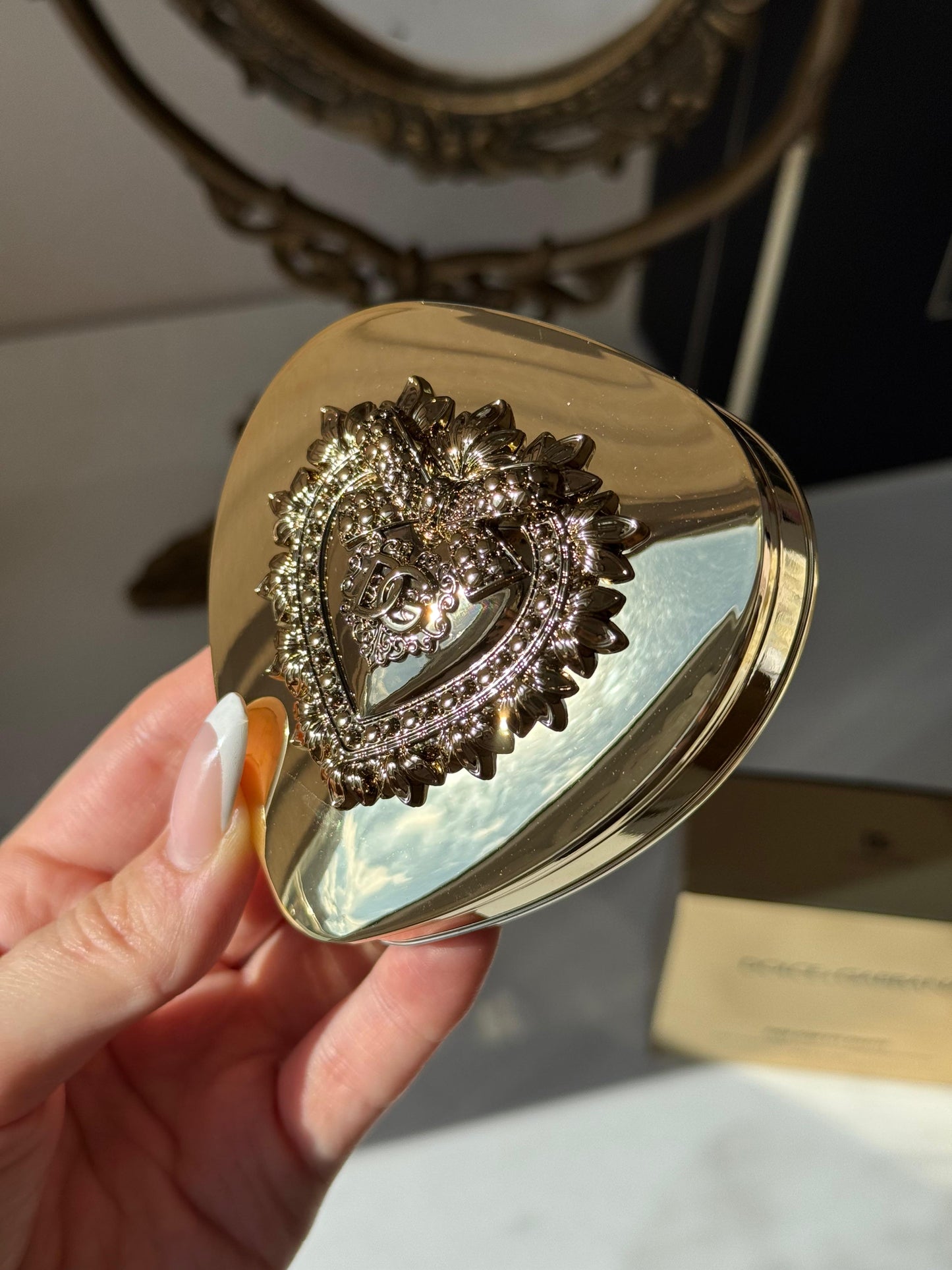 DOLCE&GABBANA Ever Icon Eye Palette (02)
10H Multi-Finish Day To Night Eyeshadow