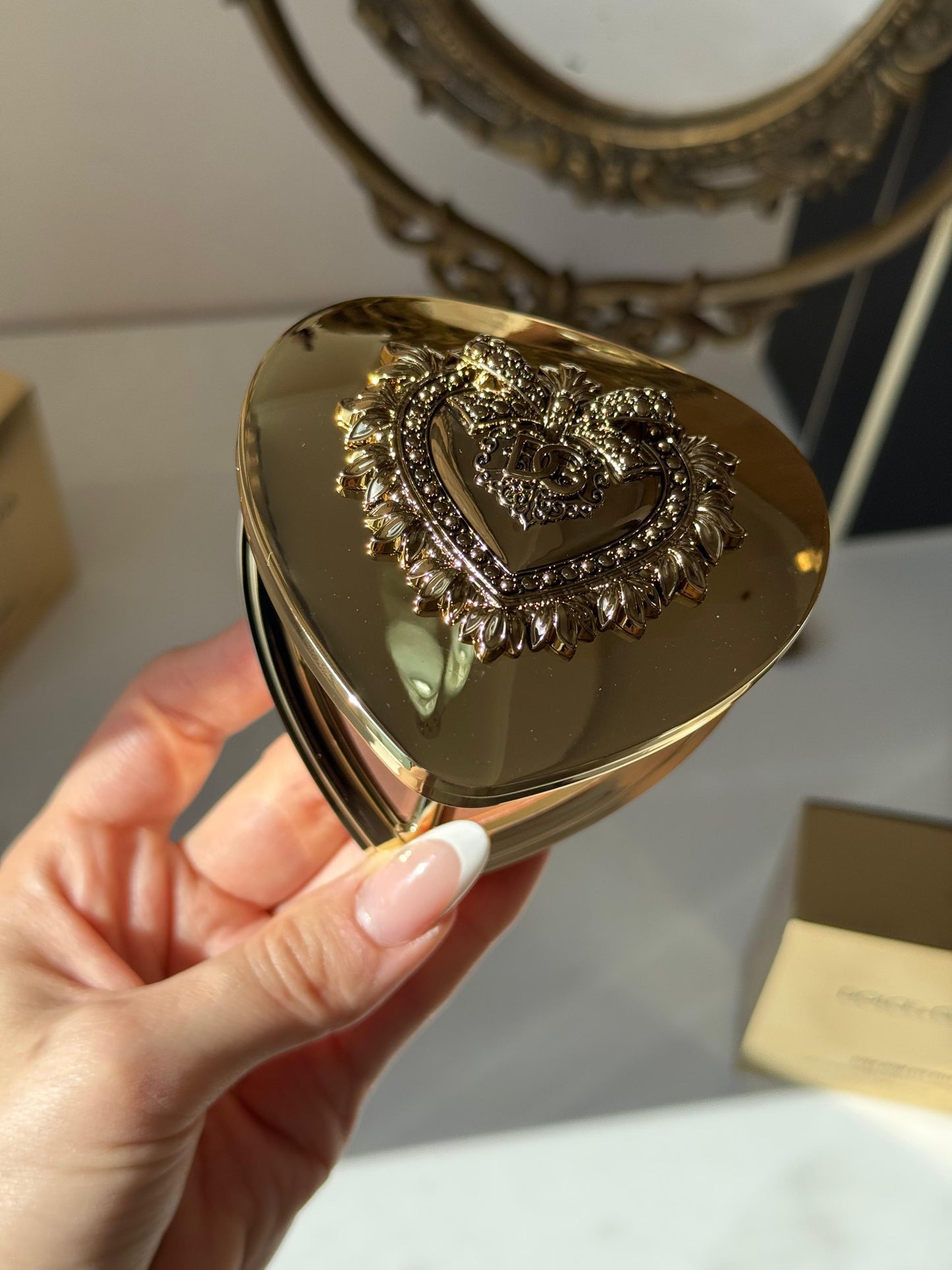 DOLCE&GABBANA Ever Icon Eye Palette (01)
10H Multi-Finish Day To Night Eyeshadow