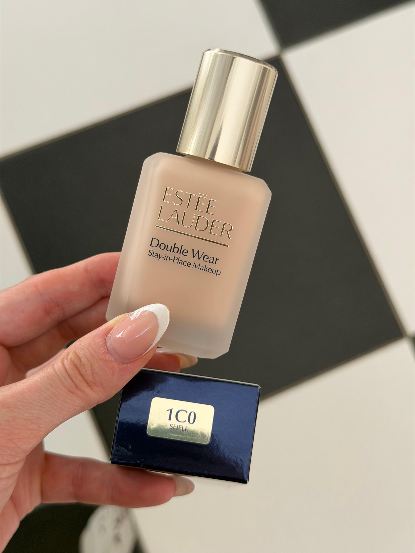 ESTÉE LAUDER Double Wear (New)
Stay-in-Place Longwear Matte Foundation