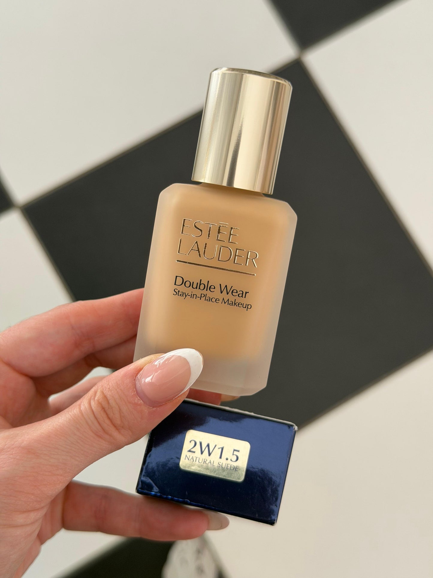 ESTÉE LAUDER Double Wear (New)
Stay-in-Place Longwear Matte Foundation