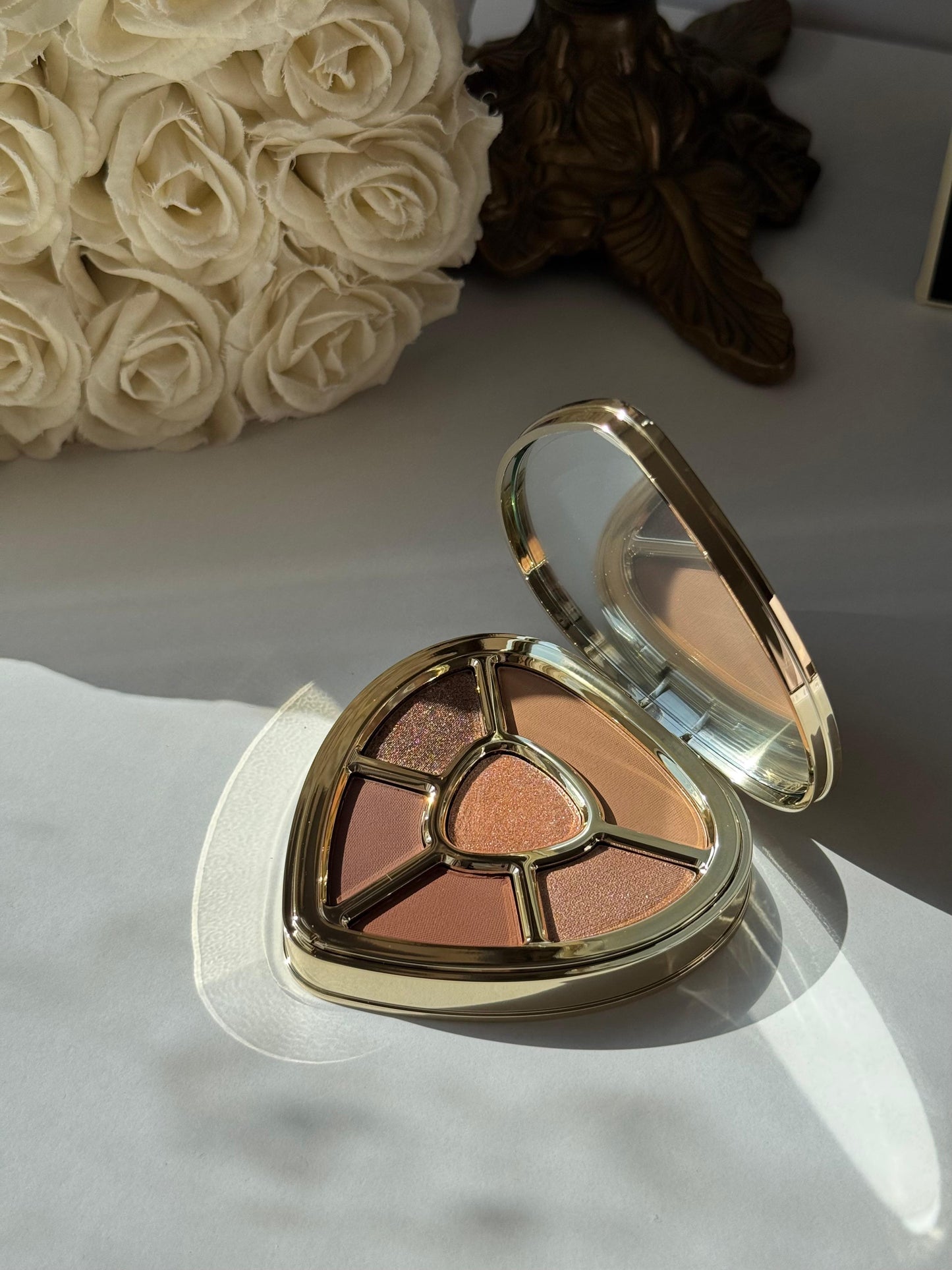 DOLCE&GABBANA Ever Icon Eye Palette (01)
10H Multi-Finish Day To Night Eyeshadow