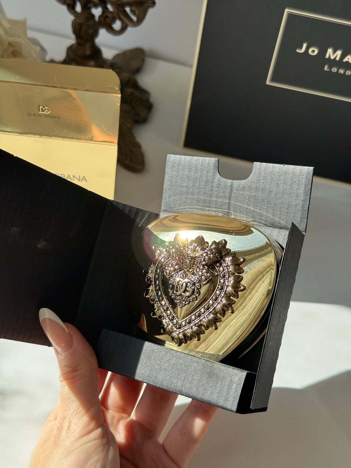 DOLCE&GABBANA Ever Icon Eye Palette (02)
10H Multi-Finish Day To Night Eyeshadow