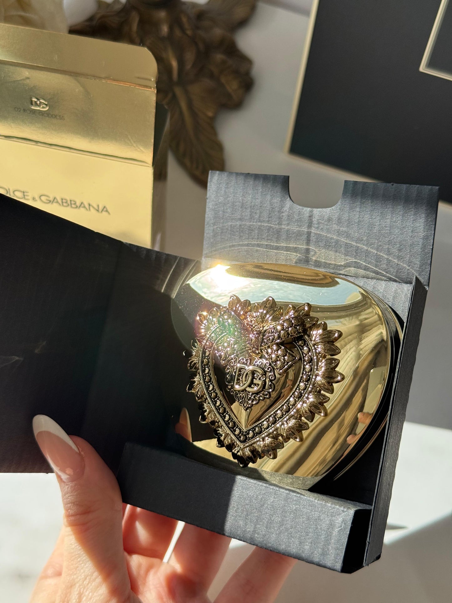 DOLCE&GABBANA Ever Icon Eye Palette (01)
10H Multi-Finish Day To Night Eyeshadow