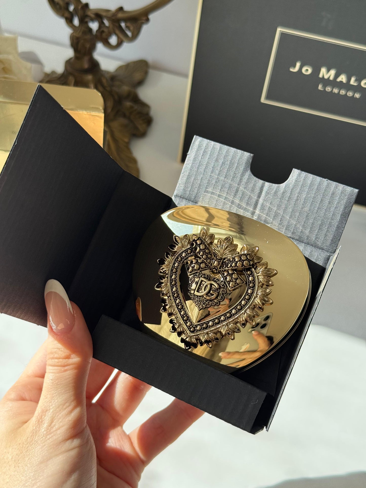 DOLCE&GABBANA Ever Icon Eye Palette (01)
10H Multi-Finish Day To Night Eyeshadow