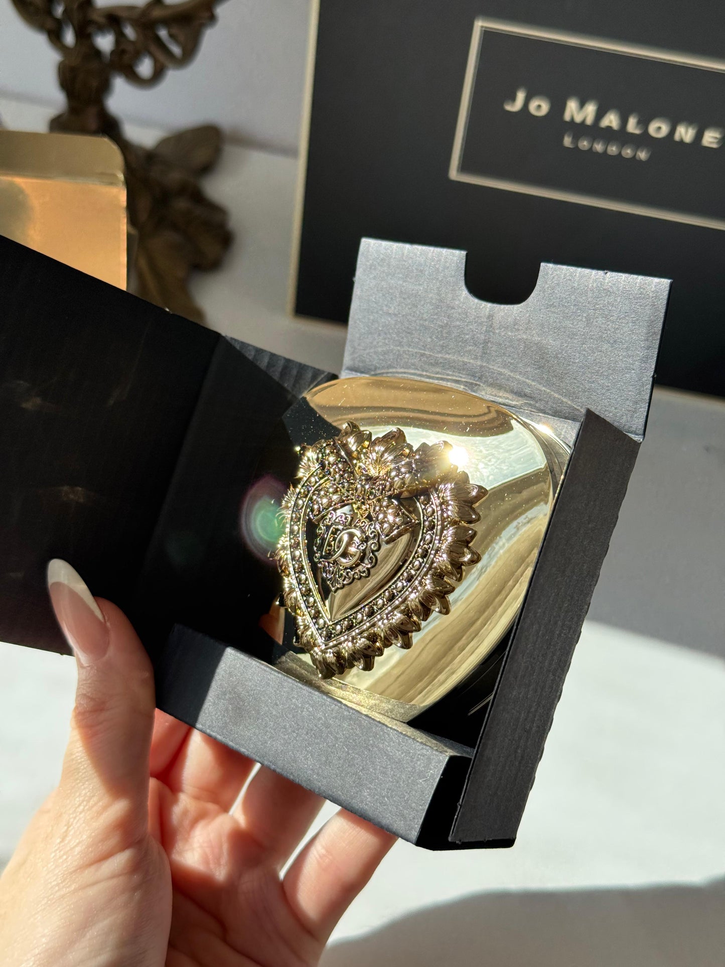 DOLCE&GABBANA Ever Icon Eye Palette (01)
10H Multi-Finish Day To Night Eyeshadow