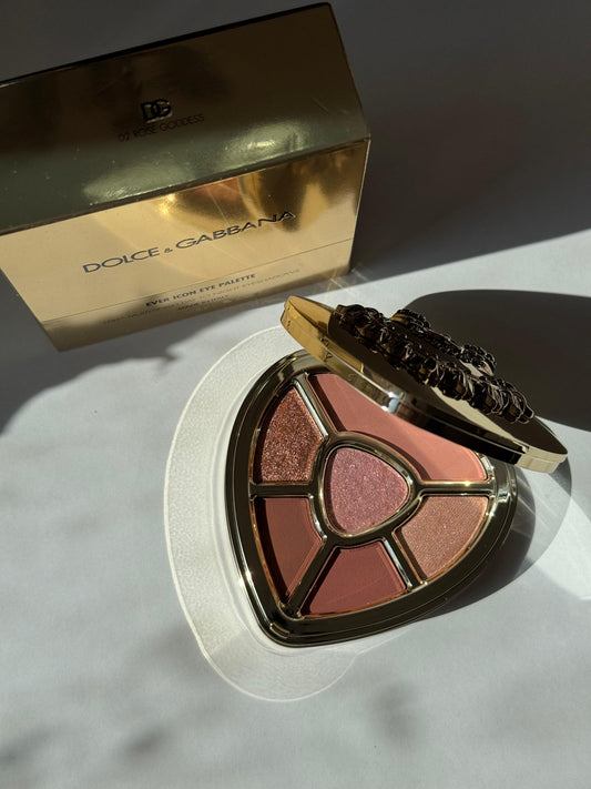 DOLCE&GABBANA Ever Icon Eye Palette (02)
10H Multi-Finish Day To Night Eyeshadow