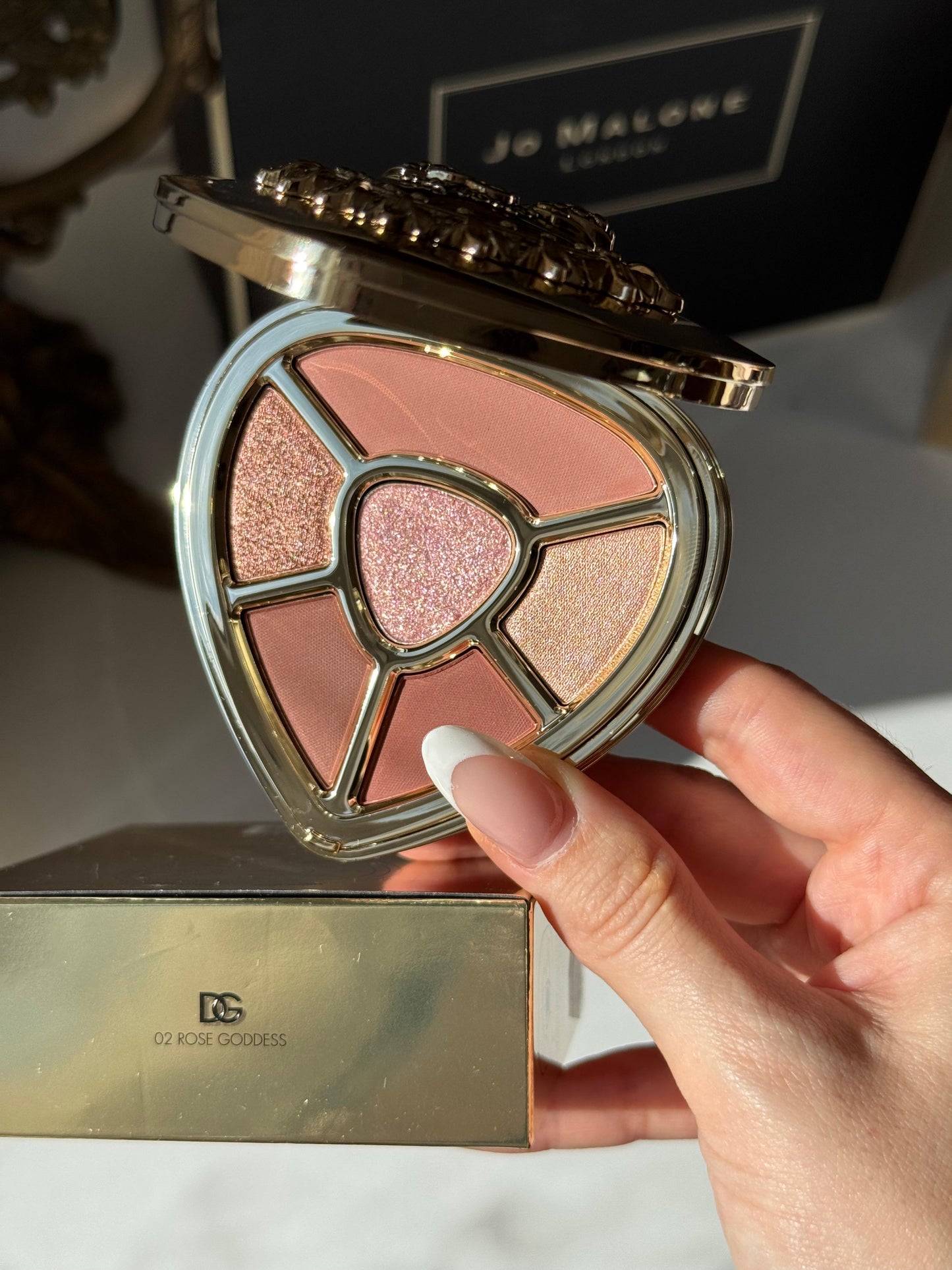 DOLCE&GABBANA Ever Icon Eye Palette (02)
10H Multi-Finish Day To Night Eyeshadow