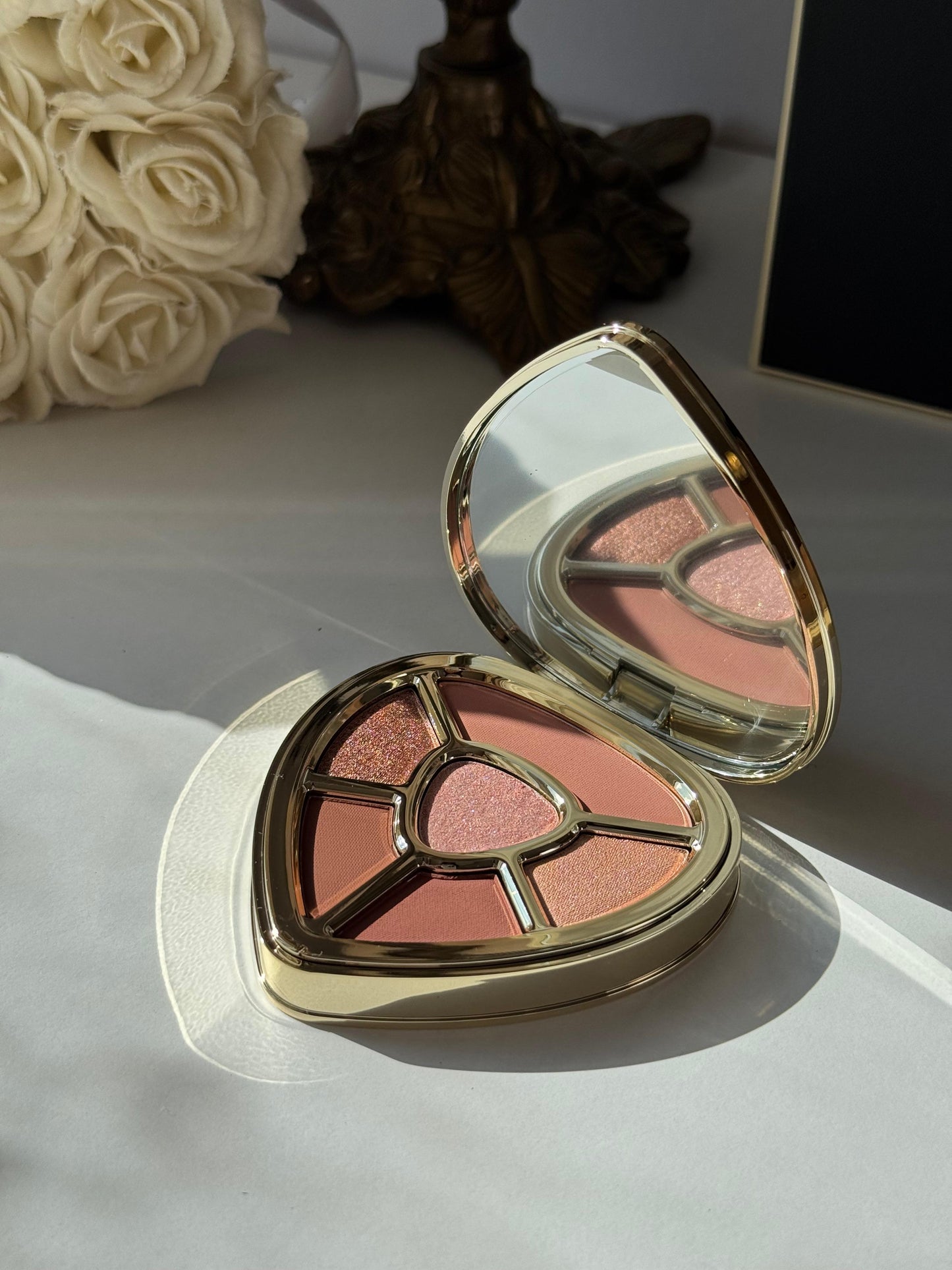 DOLCE&GABBANA Ever Icon Eye Palette (02)
10H Multi-Finish Day To Night Eyeshadow