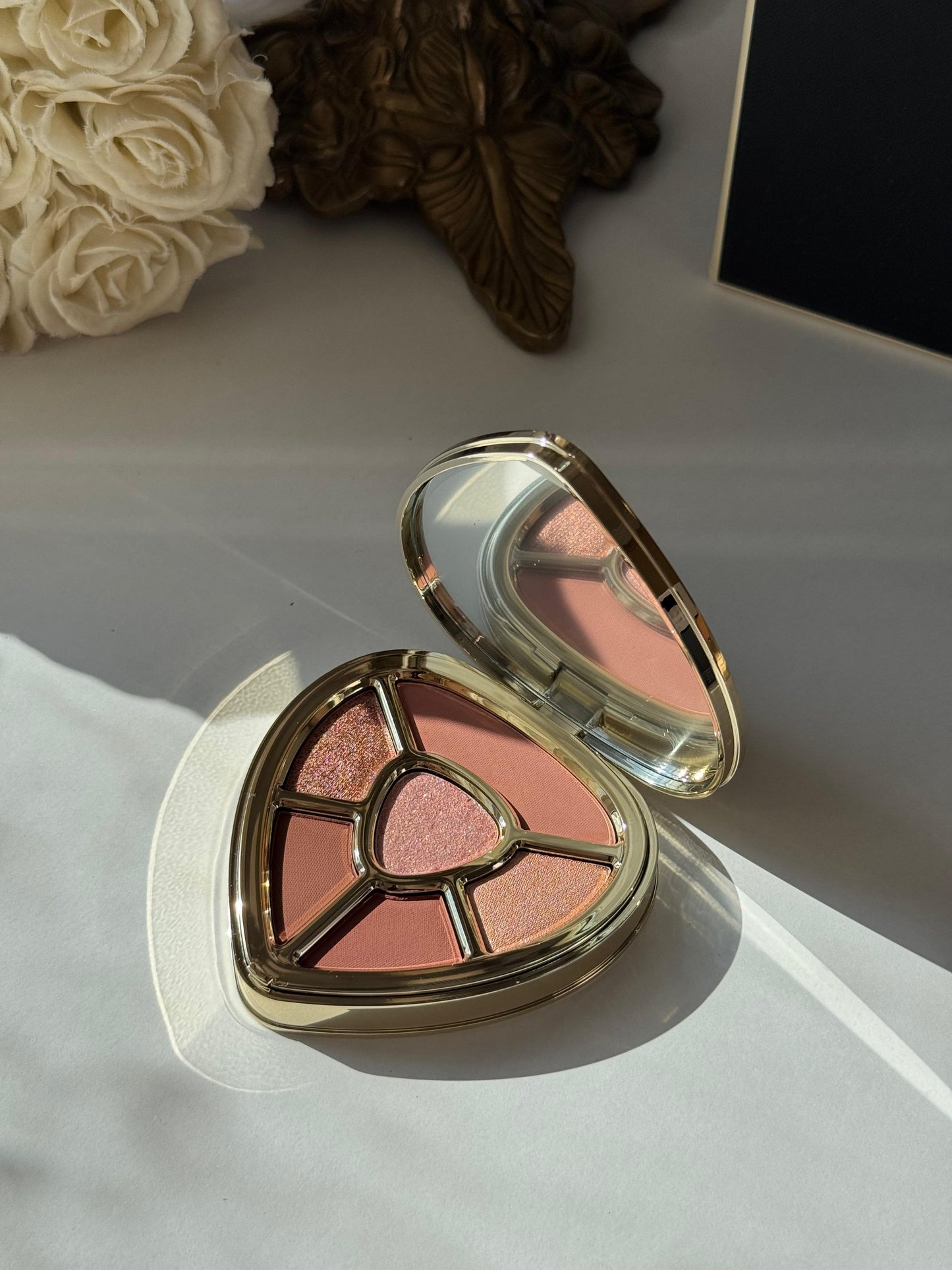 DOLCE&GABBANA Ever Icon Eye Palette (02)
10H Multi-Finish Day To Night Eyeshadow