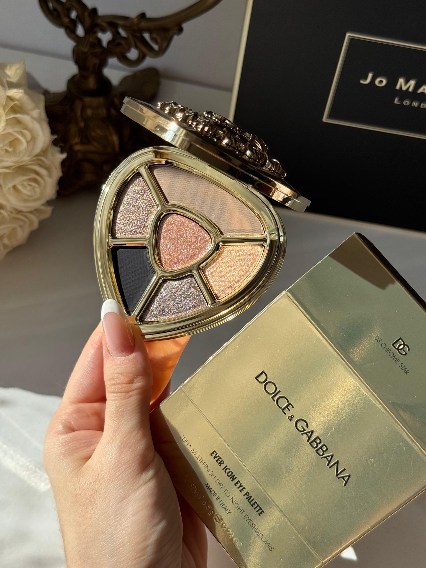 DOLCE&GABBANA Ever Icon Eye Palette (03)
10H Multi-Finish Day To Night Eyeshadow