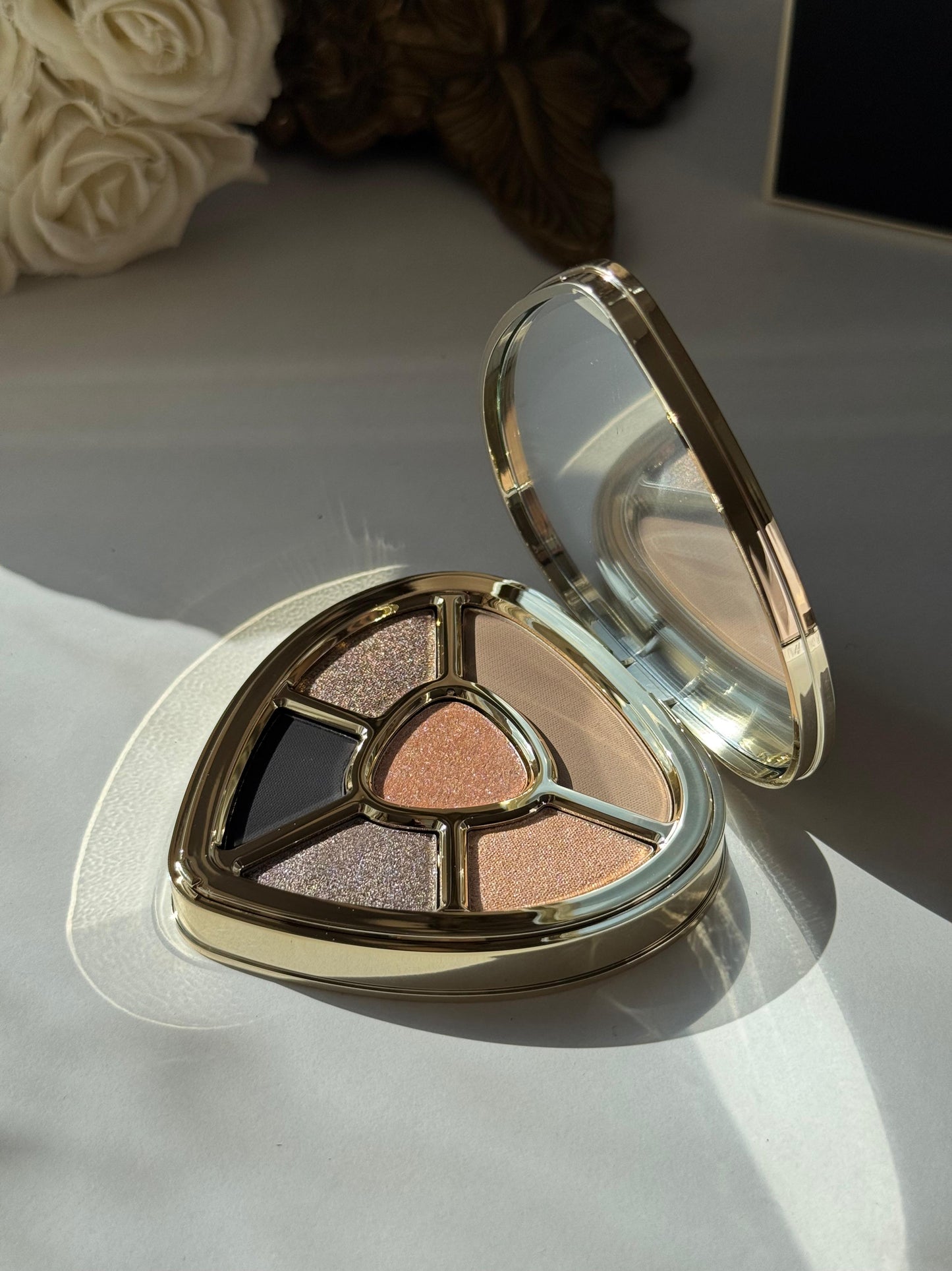 DOLCE&GABBANA Ever Icon Eye Palette (03)
10H Multi-Finish Day To Night Eyeshadow