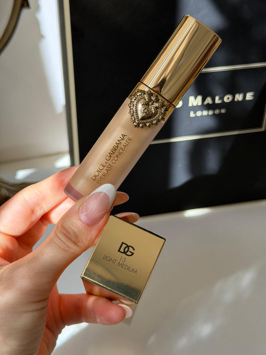 DOLCE&GABBANA Everlast Concealer 
24H Wear Crease-Proof Hydrating (13)