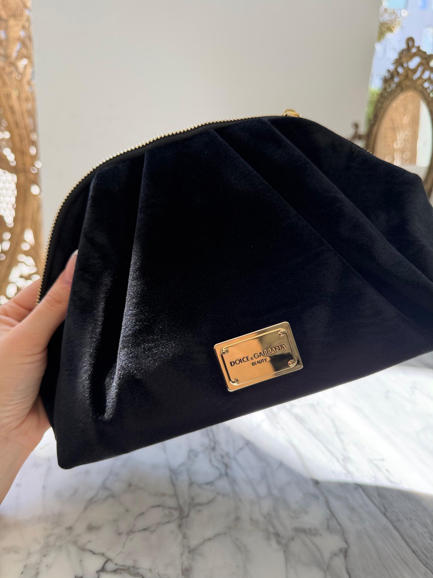 DOLCE&GABBANA
Luxury Black Velvet Beauty Pouch