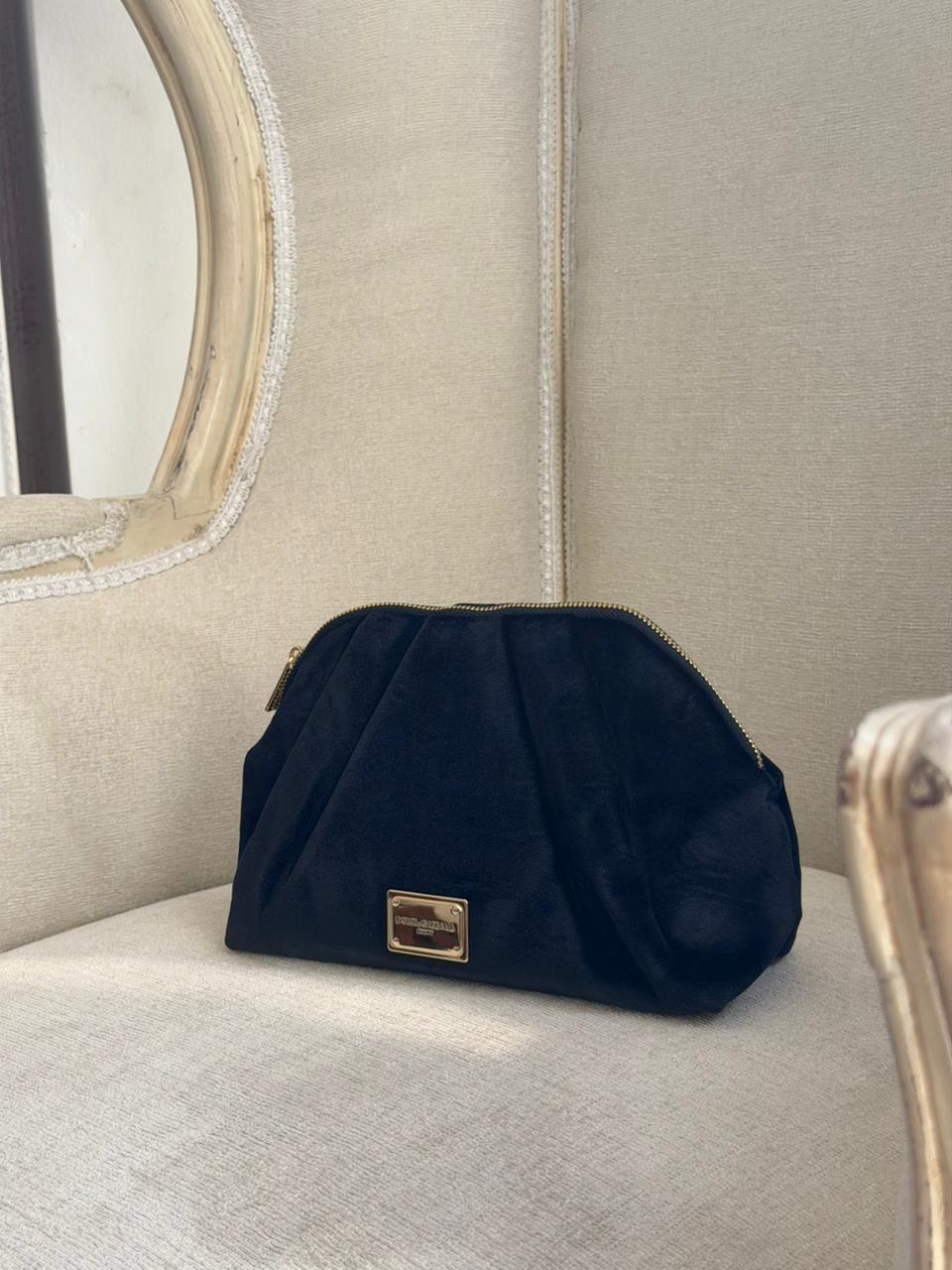 DOLCE&GABBANA
Luxury Black Velvet Beauty Pouch