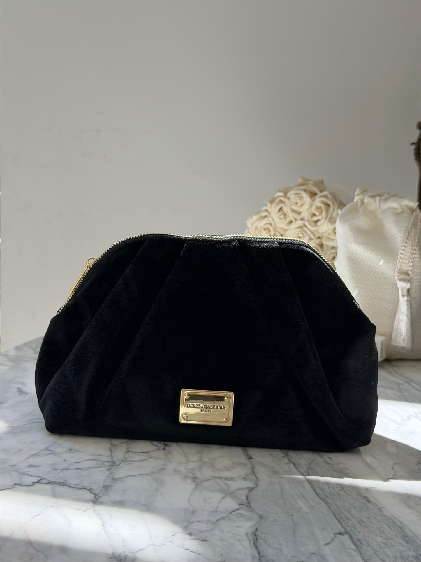 DOLCE&GABBANA
Luxury Black Velvet Beauty Pouch