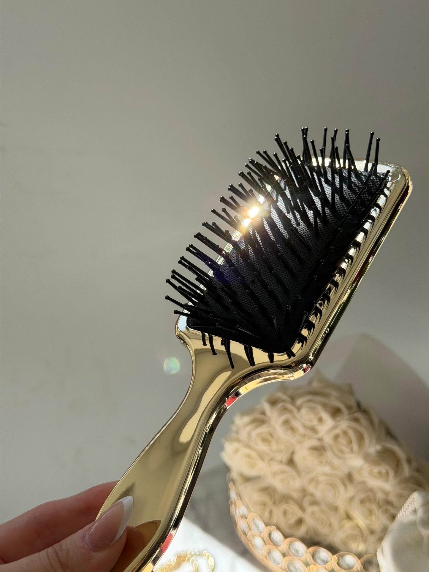 DOLCE&GABBANA The One Luxury Golden Hairbrush