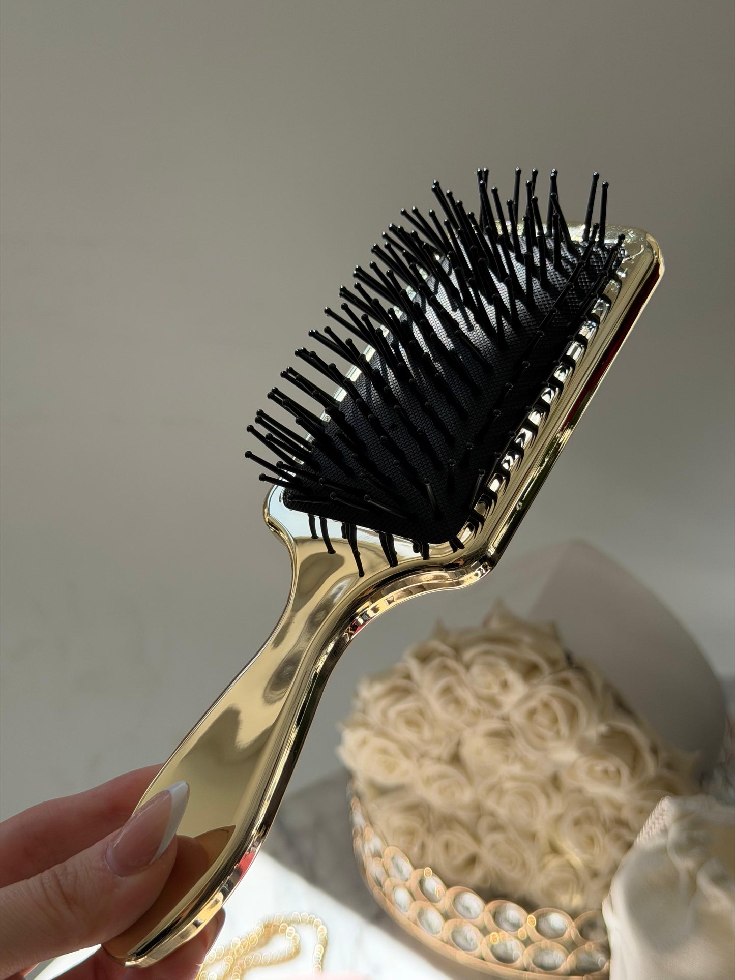 DOLCE&GABBANA The One Luxury Golden Hairbrush