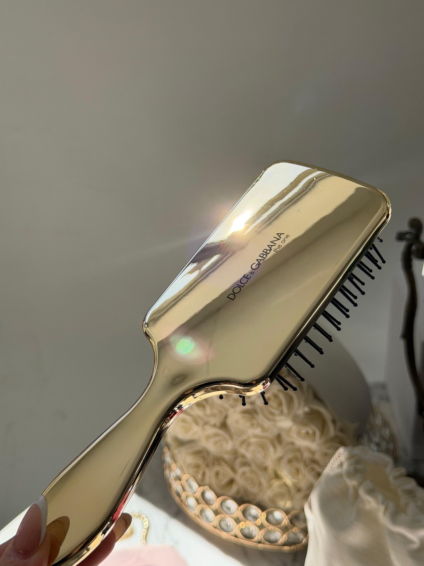 DOLCE&GABBANA The One Luxury Golden Hairbrush