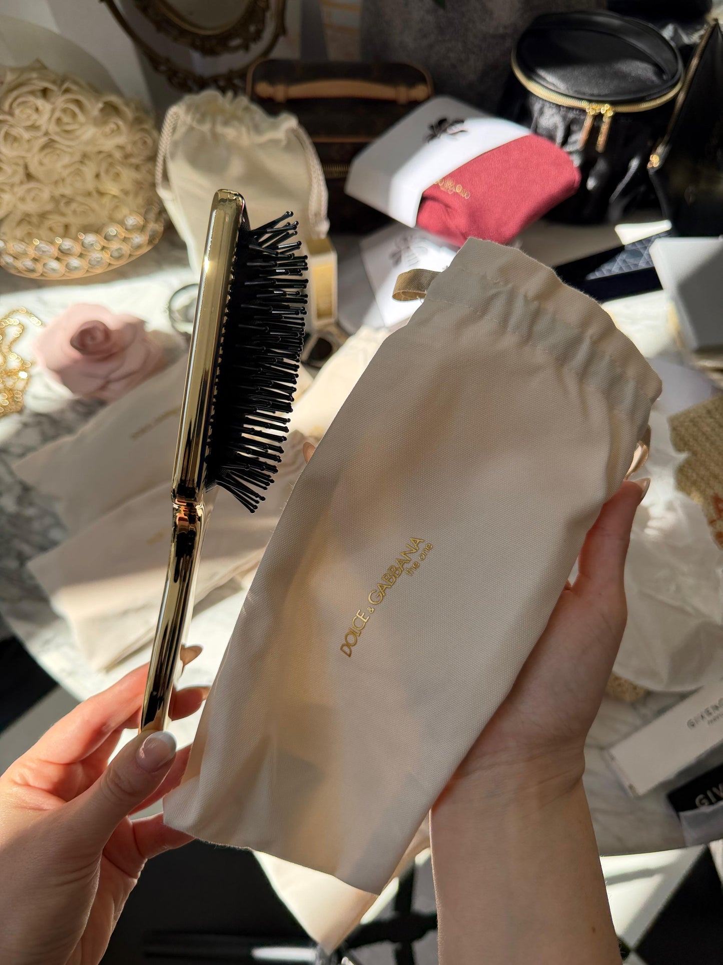 DOLCE&GABBANA The One Luxury Golden Hairbrush