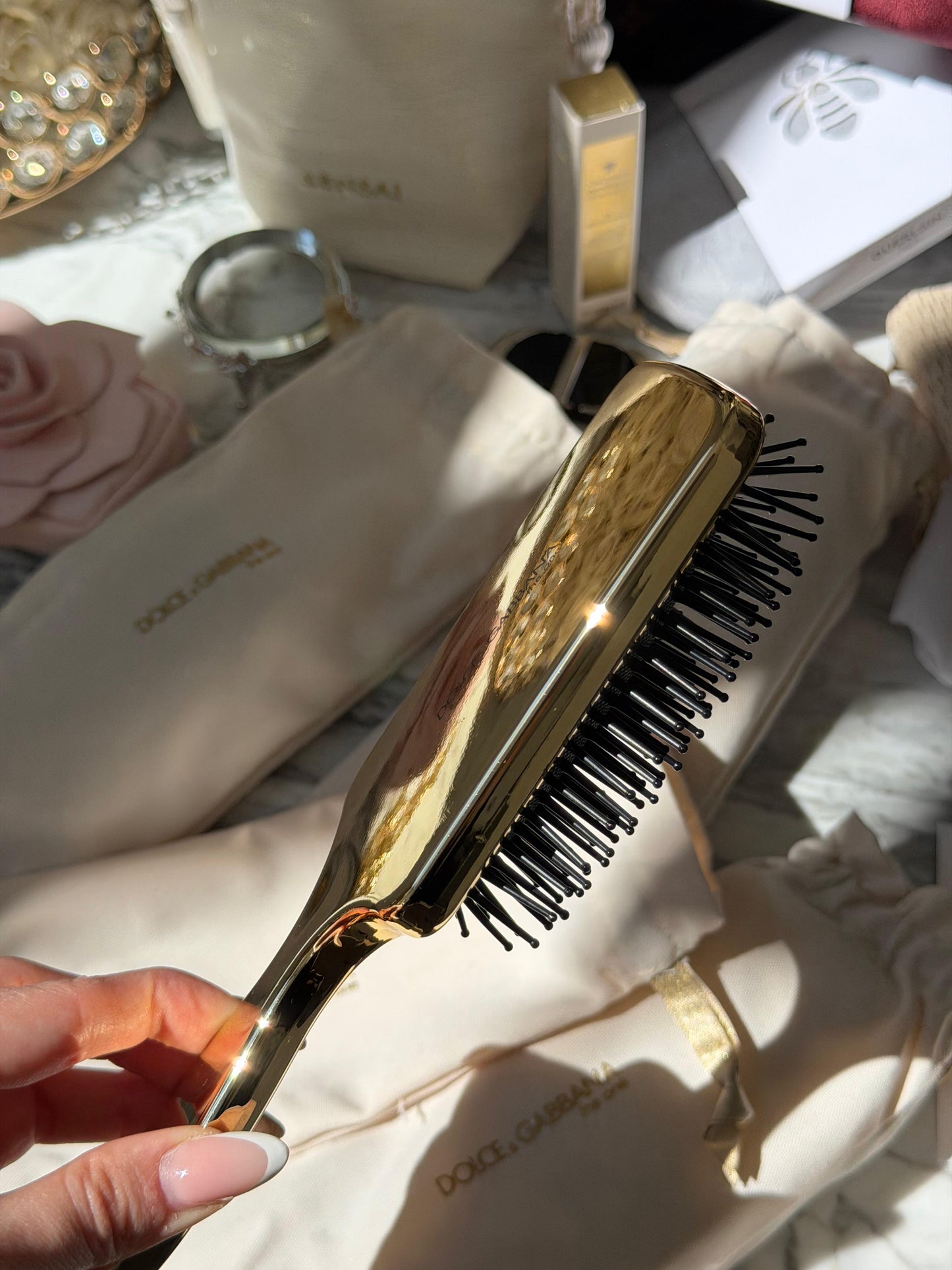 DOLCE&GABBANA The One Luxury Golden Hairbrush