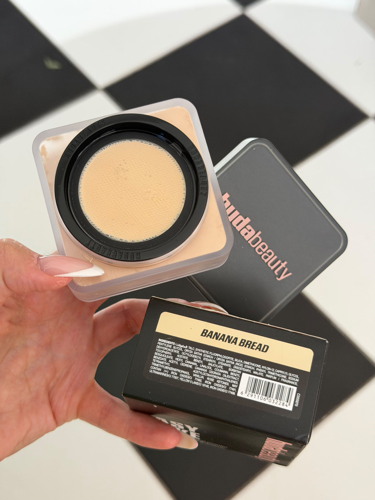 HUDA BEAUTY Easy Bake Loose Baking & Setting Powder - Banana Bread