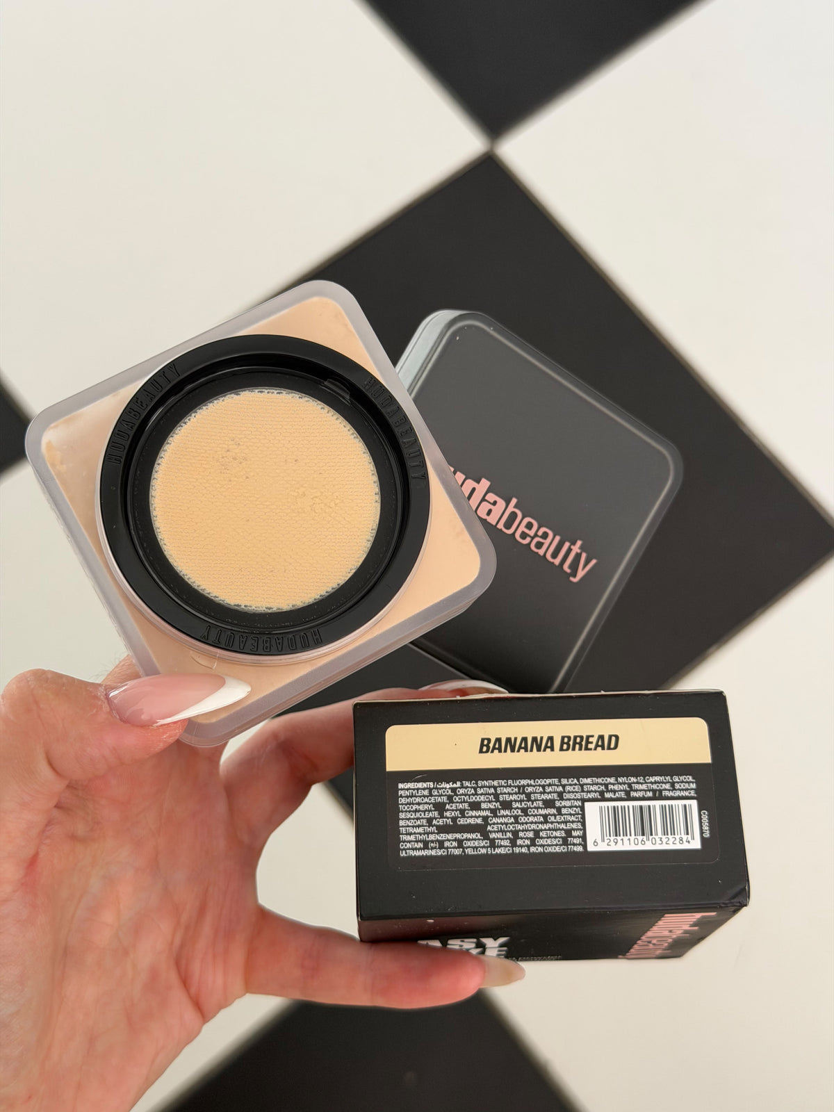 HUDA BEAUTY Easy Bake Loose Baking & Setting Powder - Banana Bread