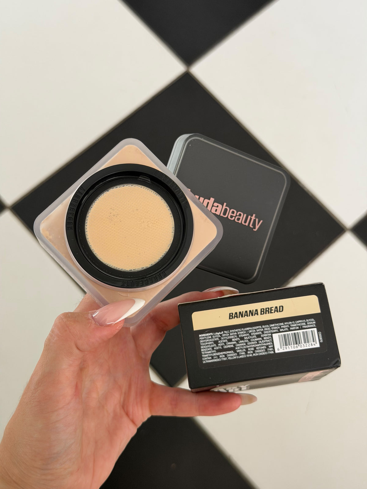 HUDA BEAUTY Easy Bake Loose Baking & Setting Powder - Banana Bread