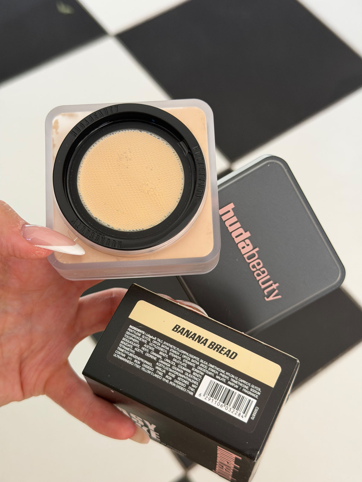 HUDA BEAUTY Easy Bake Loose Baking & Setting Powder - Banana Bread