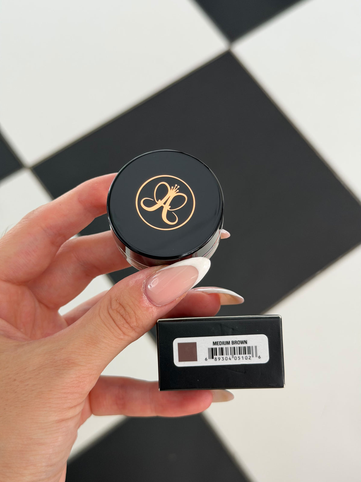 ANASTASIA BEVERLY HILLS Dipbrow Pomade - Medium Brown
Full-Pigment, Waterproof Eyebrow