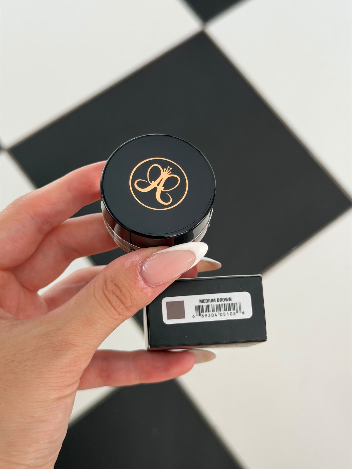 ANASTASIA BEVERLY HILLS Dipbrow Pomade - Medium Brown
Full-Pigment, Waterproof Eyebrow