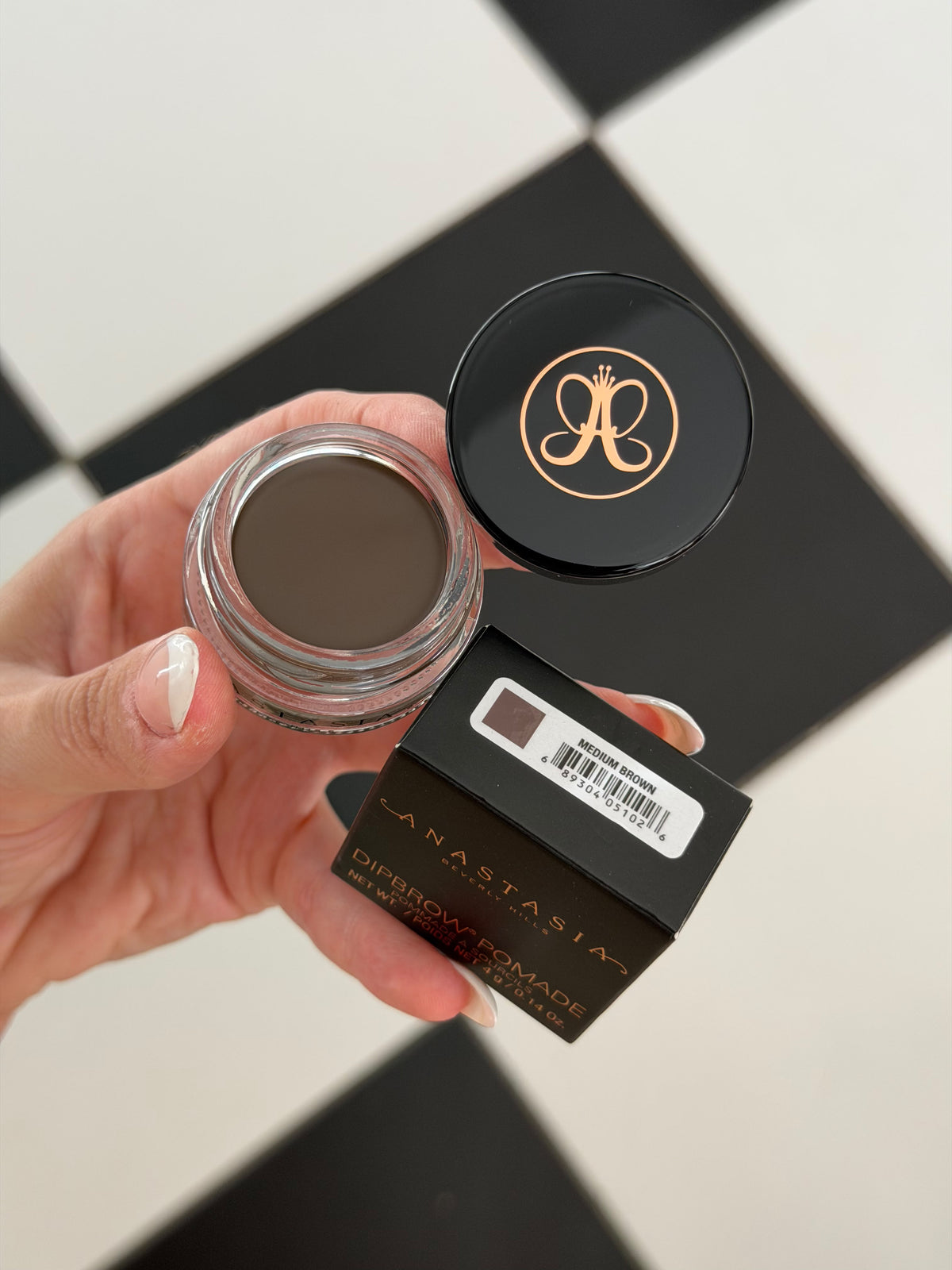 ANASTASIA BEVERLY HILLS Dipbrow Pomade - Medium Brown
Full-Pigment, Waterproof Eyebrow