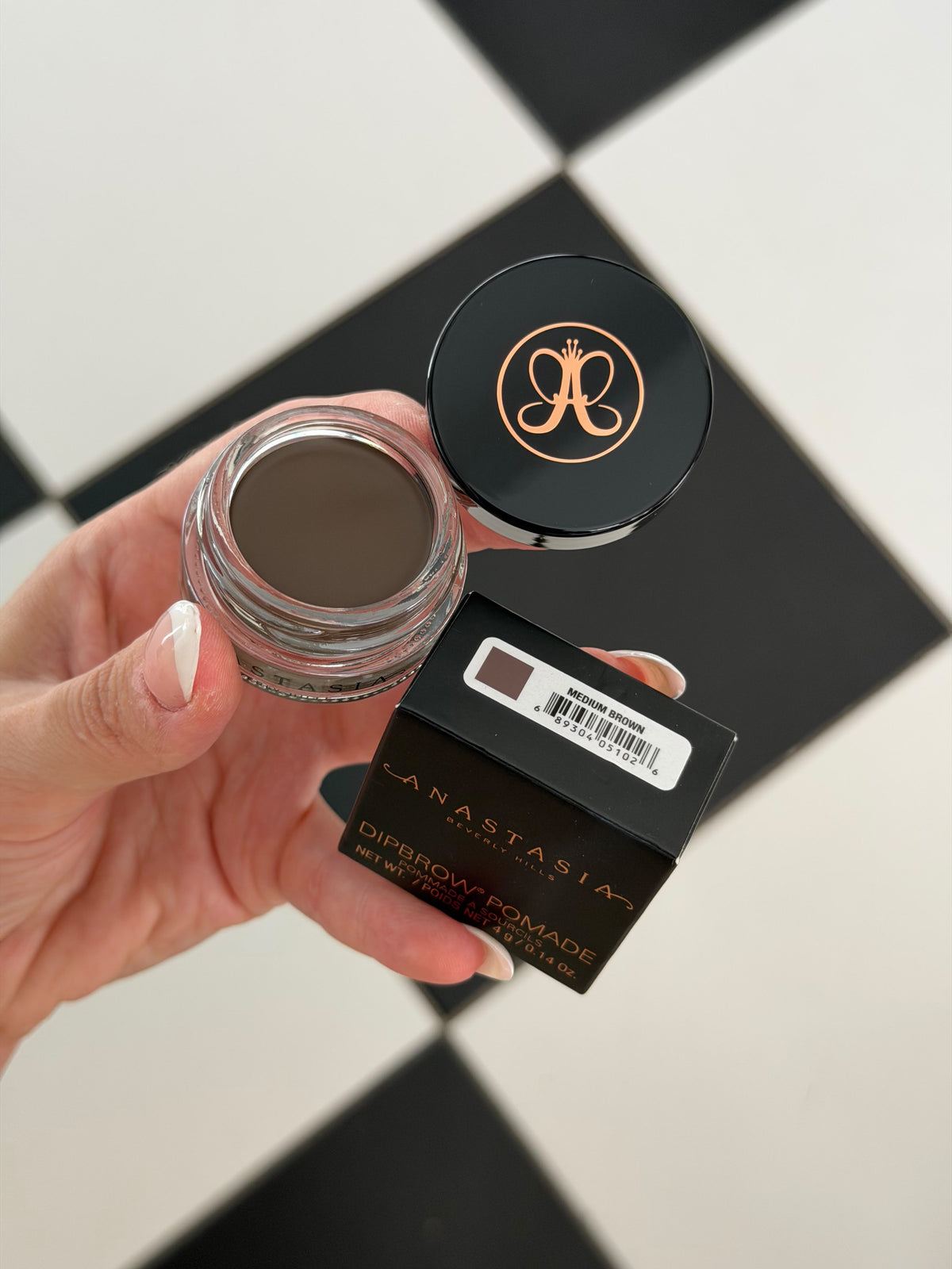 ANASTASIA BEVERLY HILLS Dipbrow Pomade - Medium Brown
Full-Pigment, Waterproof Eyebrow