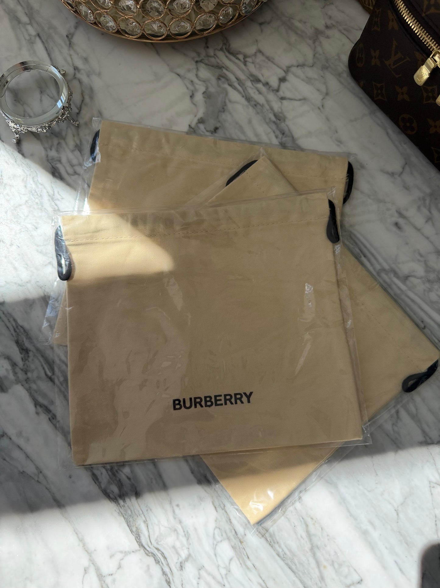 BURBERRY
Beauty Pouch Gift