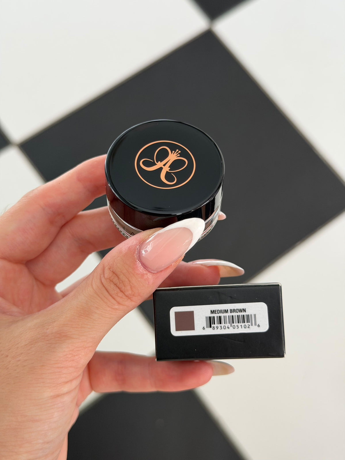ANASTASIA BEVERLY HILLS Dipbrow Pomade - Medium Brown
Full-Pigment, Waterproof Eyebrow