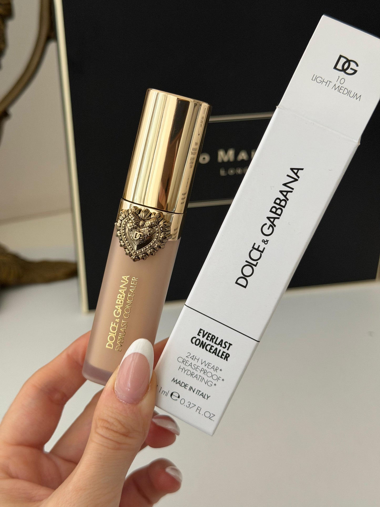 DOLCE&GABBANA Everlast Concealer 
24H Wear Crease-Proof Hydrating (10)