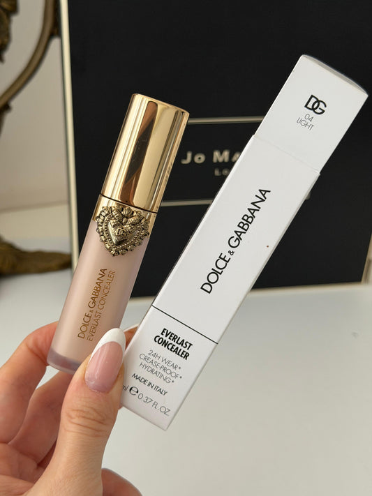 DOLCE&GABBANA Everlast Concealer 
24H Wear Crease-Proof Hydrating (04)