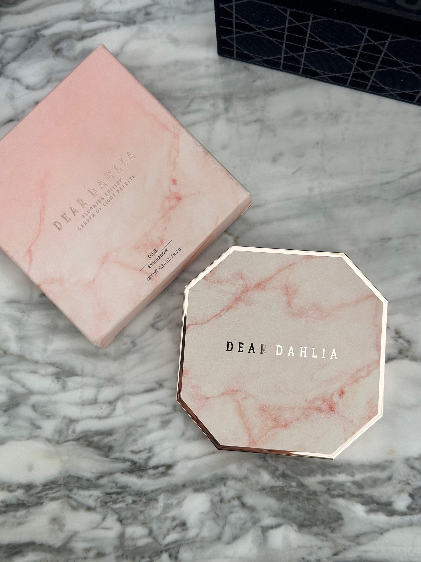 DEAR DAHLIA Blooming Edition
Garden of Light Palette - Eyeshadow