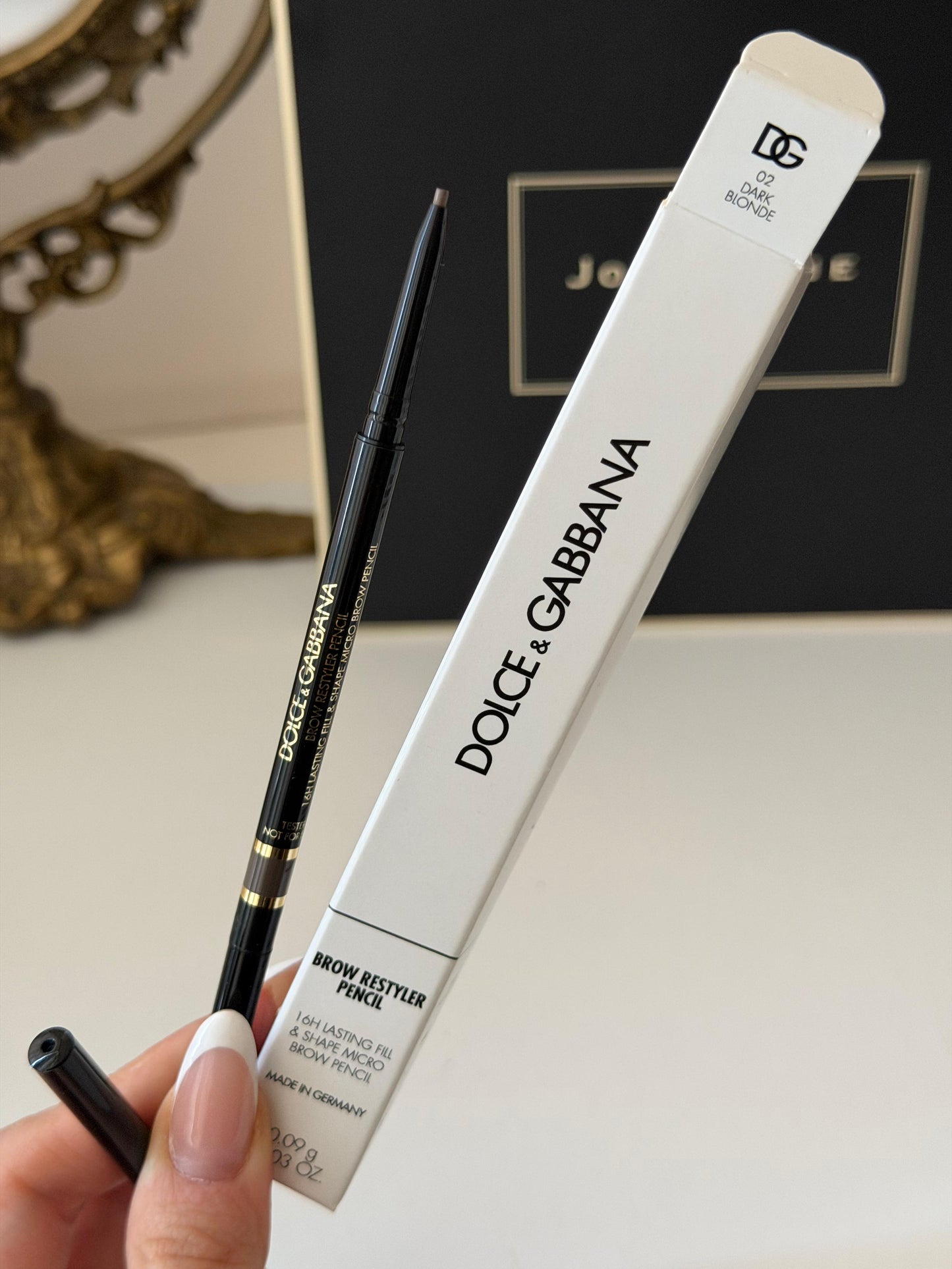 DOLCE&GABBANA Brow Restyler Pencil (02)
16H Lasting Fill & Shape Micro Brow Pencil