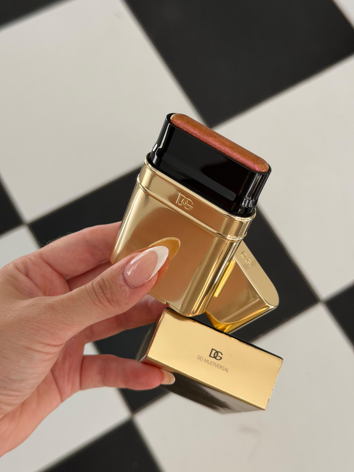DOLCE&GABBANA Glazelighter Glowpalescent All Over Highlighter - 00 Multiversal
