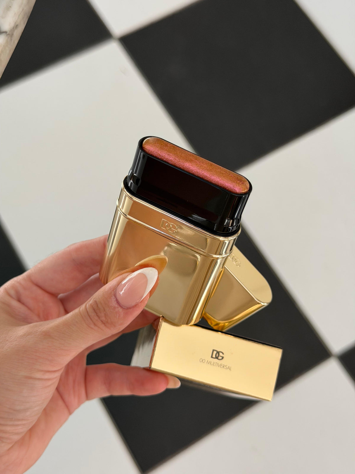 DOLCE&GABBANA Glazelighter Glowpalescent All Over Highlighter - 00 Multiversal