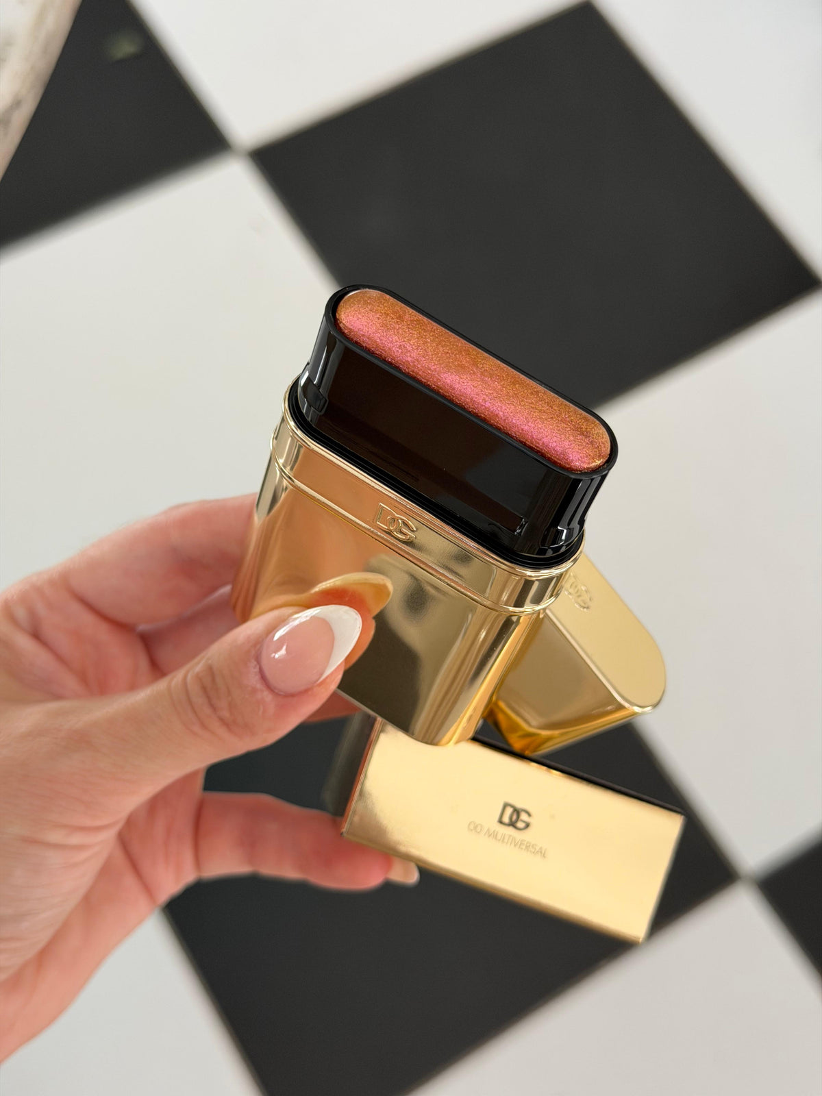 DOLCE&GABBANA Glazelighter Glowpalescent All Over Highlighter - 00 Multiversal