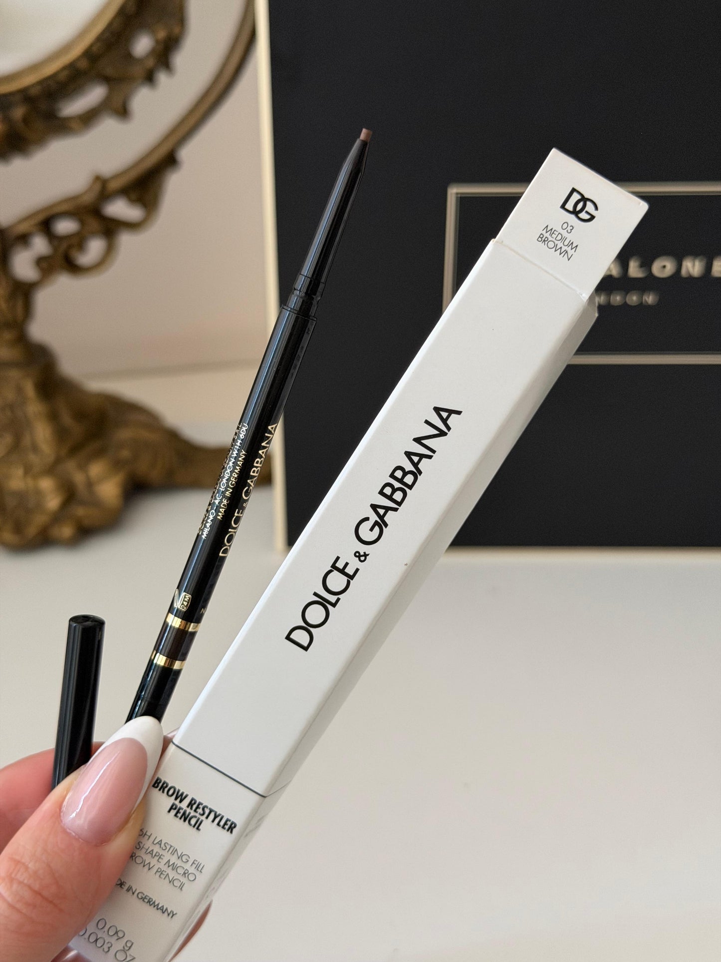 DOLCE&GABBANA Brow Restyler Pencil (03)
16H Lasting Fill & Shape Micro Brow Pencil